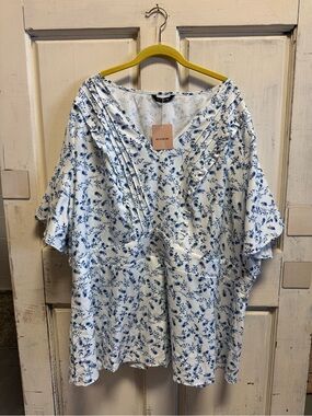 Women’s BloomChic Blue Floral Top